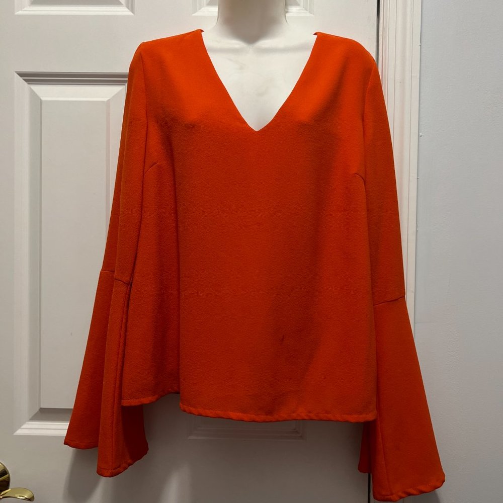 Elliatt Australia Orange Bell Sleeve V-Neck Blouse Top size M